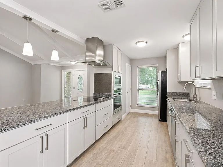 15616 Council Ave — Photo 5