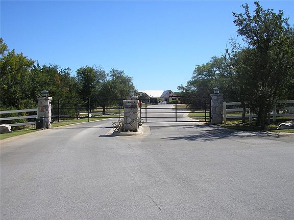 4th image of 104 Hardie Dr