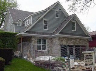 120 S George St, Mount Prospect, IL 60056