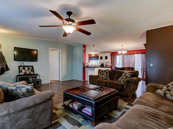4th image of 829 Pinecrest Dr