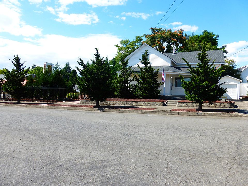 1st image of 202 E 27th St