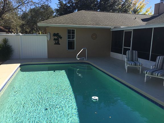 3rd image of 1024 Country Lake Cir