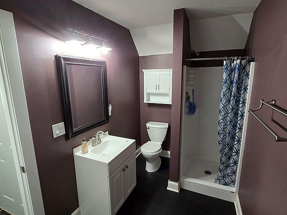 3rd image of 4513 Hilltop Dr