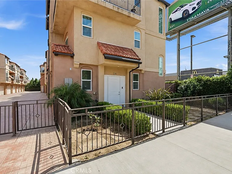 15340 Lassen St — Photo 25