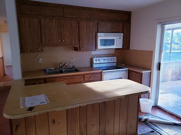 2nd image of 1712 Buck St