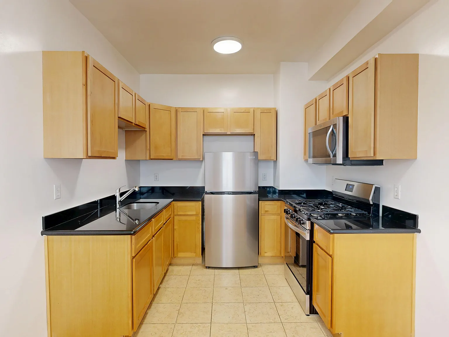 1735 Van Ness Avenue — Photo 2