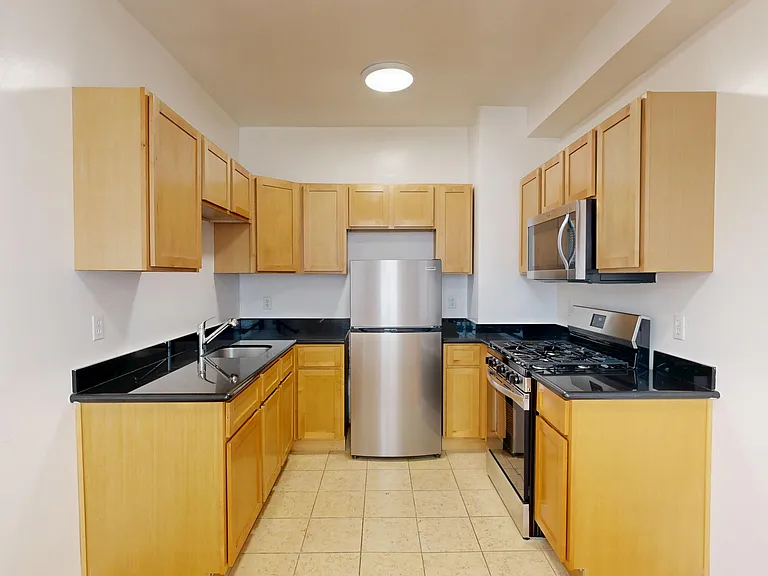 1735 Van Ness Avenue — Photo 14