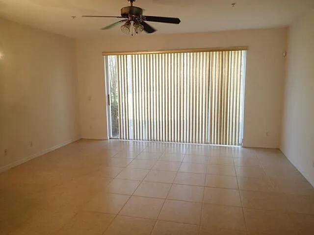Building Photo - 1011 Pipers Cay Dr