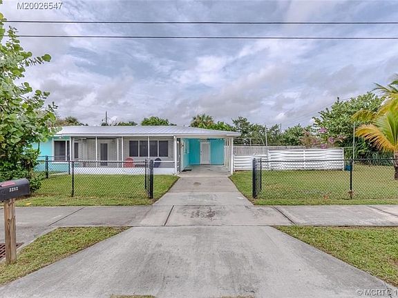 5th image of 3282 NE Skyline Dr