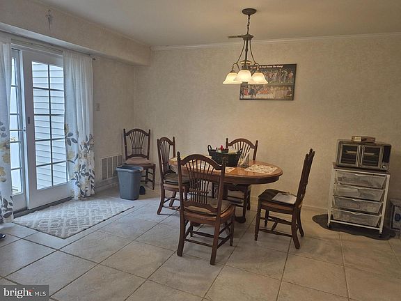 4th image of 5051 Merion Ct