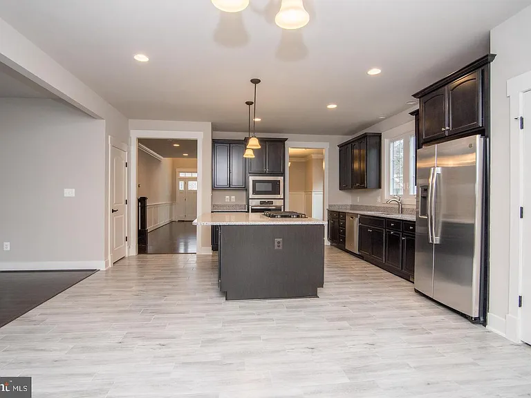 6928 Regent Ln — Photo 25