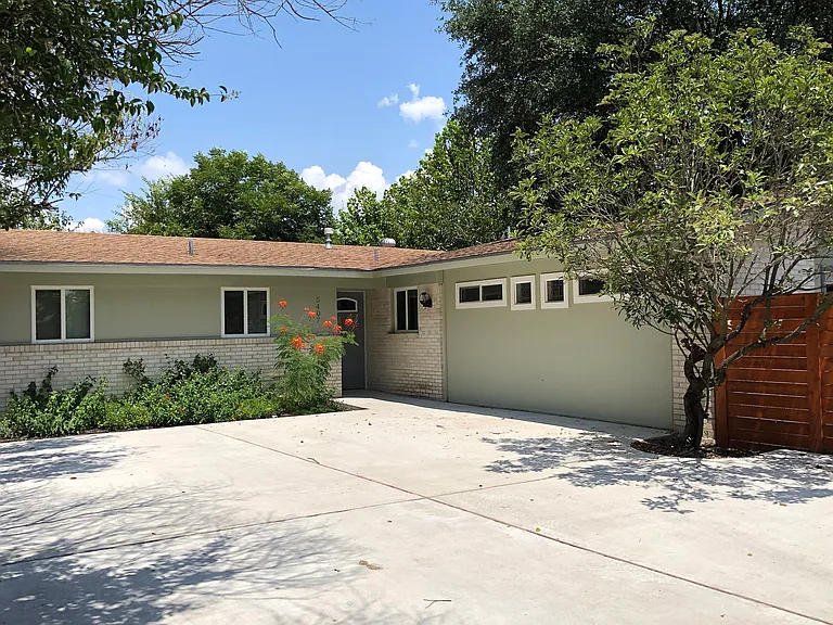 5407 Westminster Dr — Photo 2