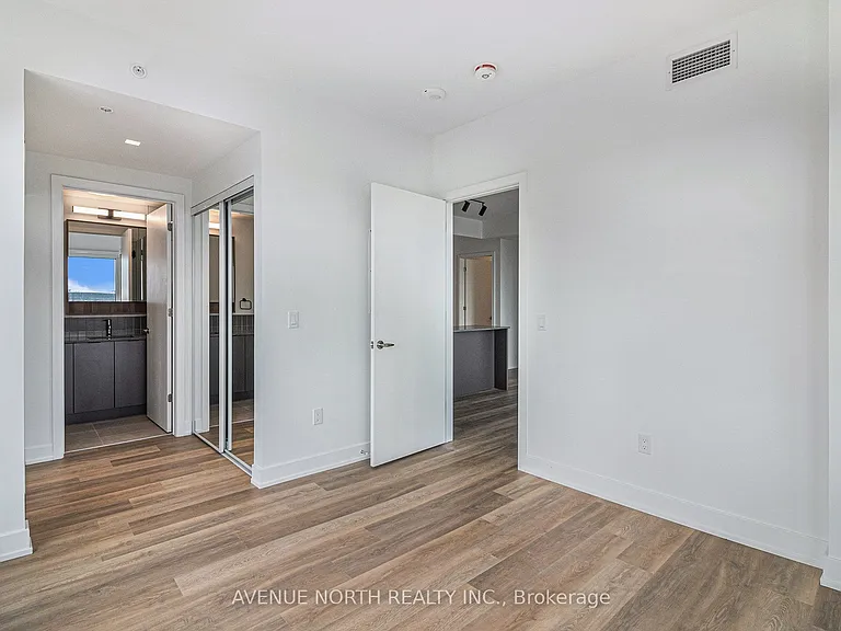 280 Montgomery St #1703 — Photo 24