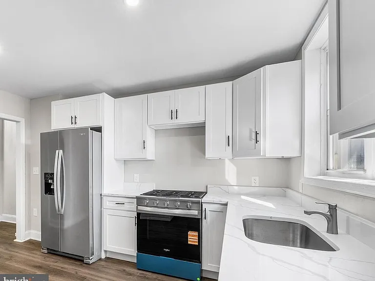 2517 W Pratt St — Photo 7