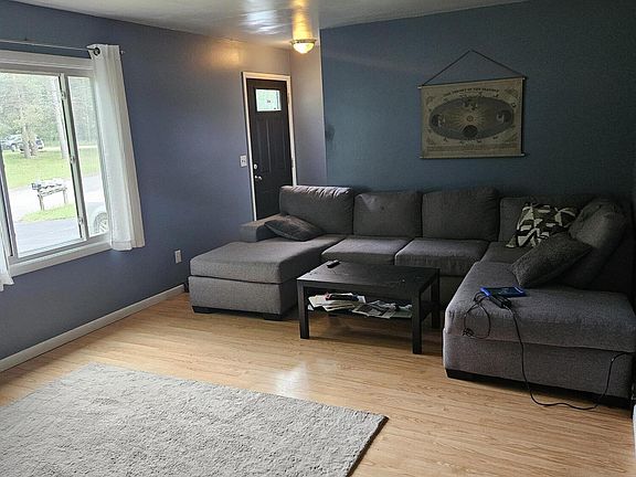 3rd image of 1701 Woodgate Dr SE