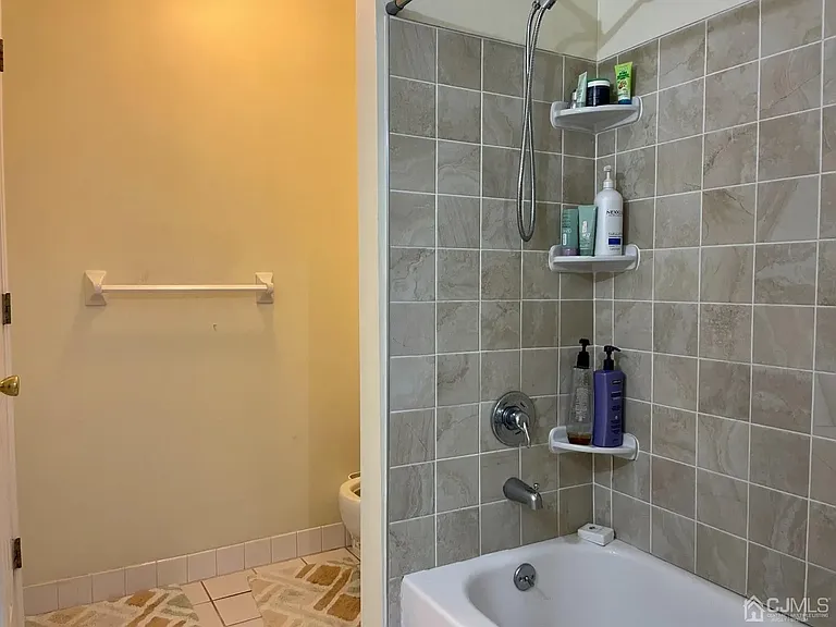66 Prestwick Way — Photo 6