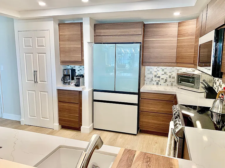 3916 Riviera Dr #408 — Photo 9