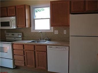 3rd image of 8847 Bobb Ave