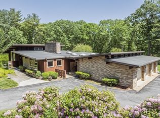 12 Regis Rd, Andover, MA 01810