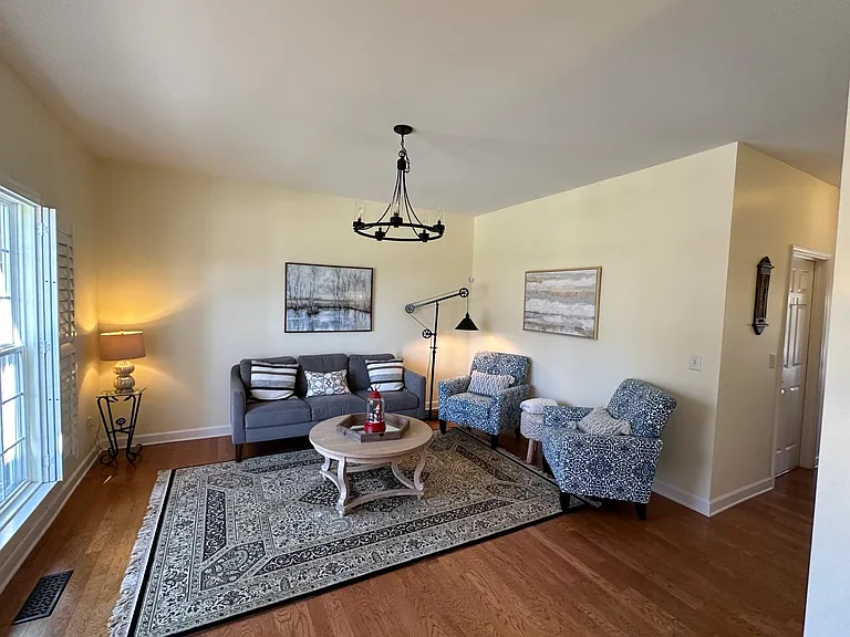 1110 Waverly Pl — Photo 29
