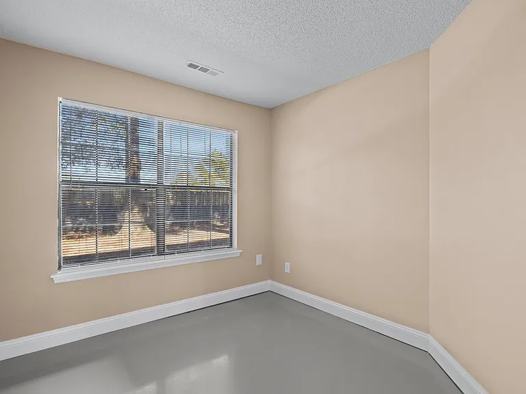 1160 Shipyard Blvd — Photo 22