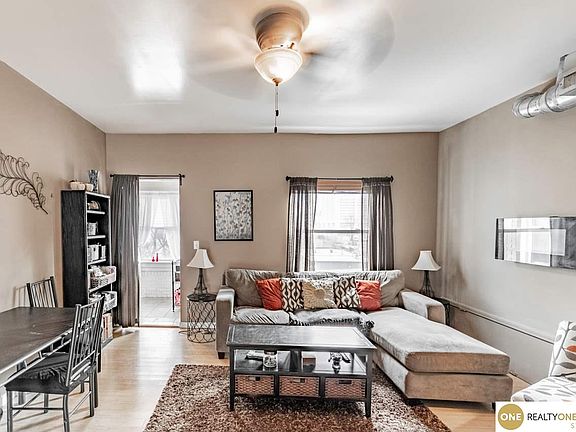 4th image of 2315 Harney St APT 303