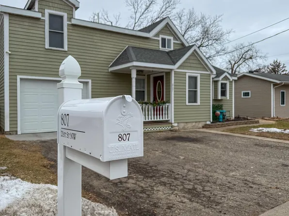 807 21st St NW, Bemidji, MN 56601