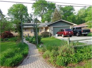 2418 Erskine Rd, Joliet, IL 60433