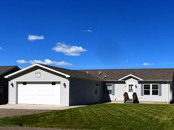 106 5th St, Glendive, MT 59330