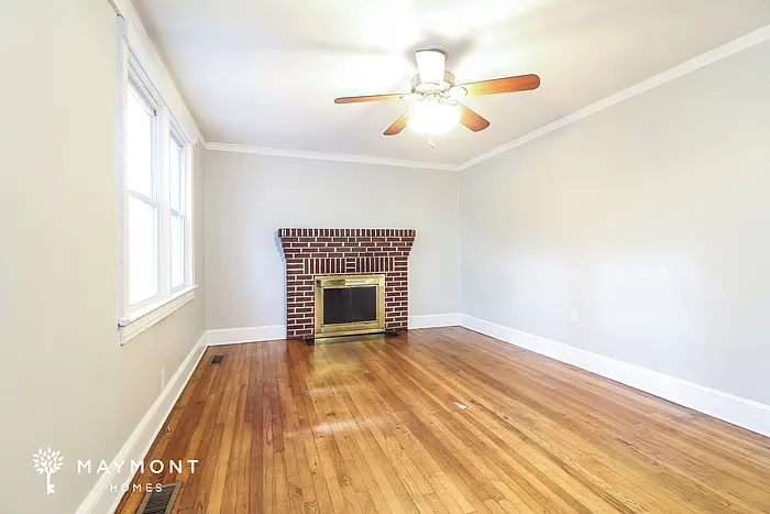 608 S Fairfield Rd — Photo 3