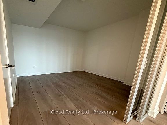 3rd image of 1 Fairview Rd E #517