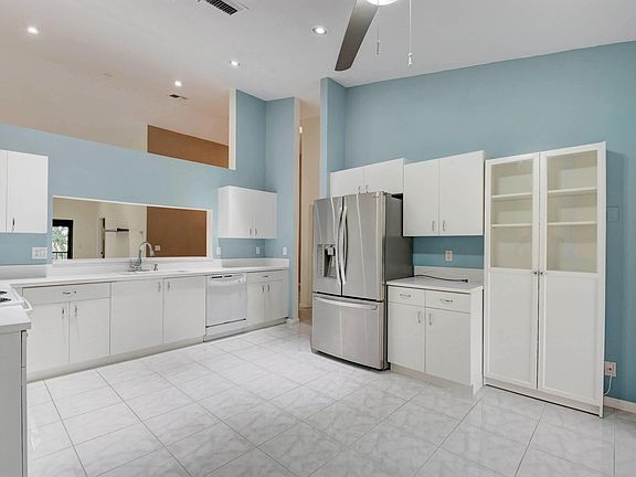 3rd image of 9644 Sills Dr E APT 202