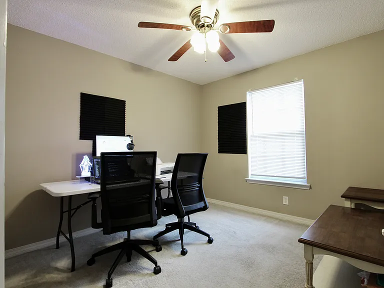 220 Tiffot Ct — Photo 14