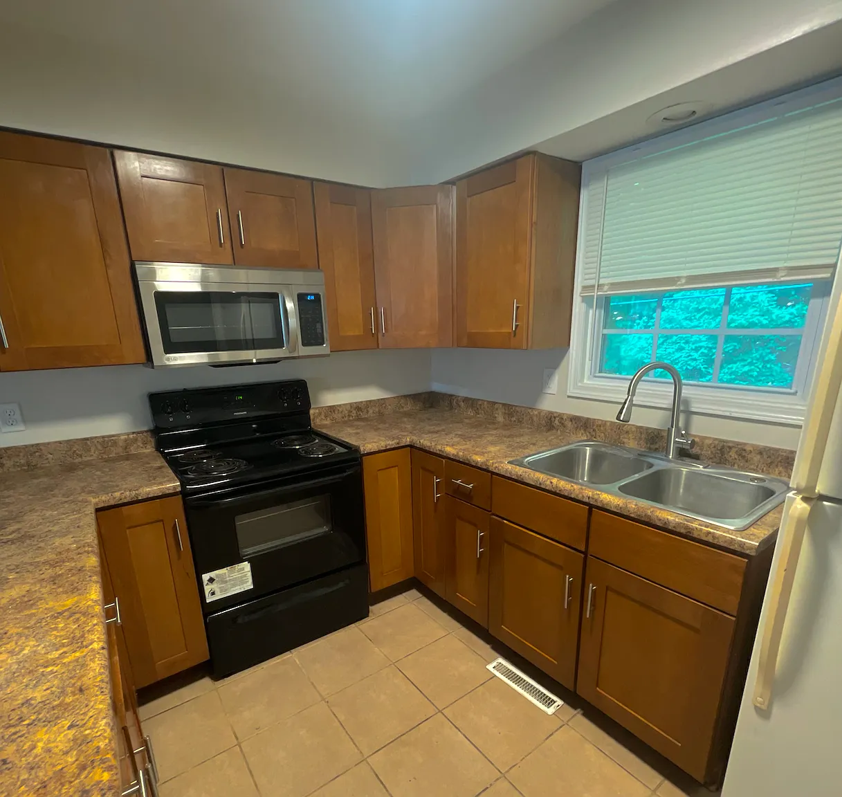 2 bed, 1.5 bath, 1000 sqft, $1,150 — Photo 4