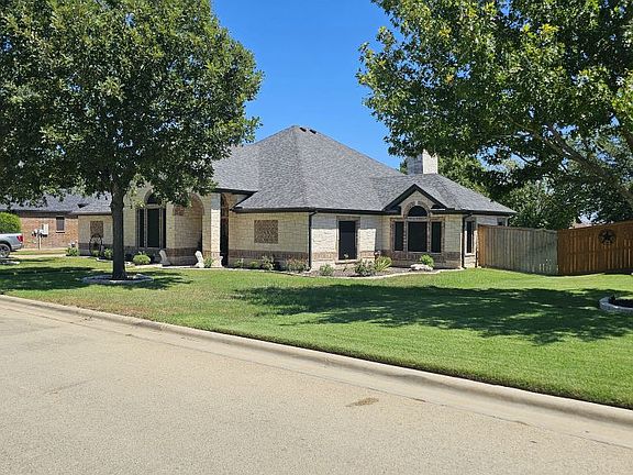 3rd image of 4003 Lazy Brook Dr