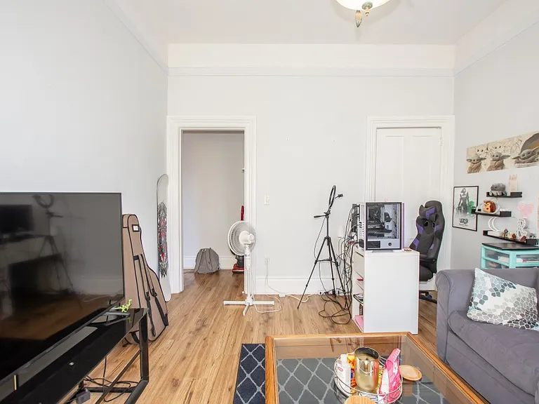 186 James St #4 — Photo 3
