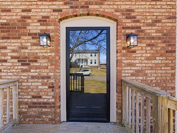 3rd image of 1420 Ridgecrest Dr