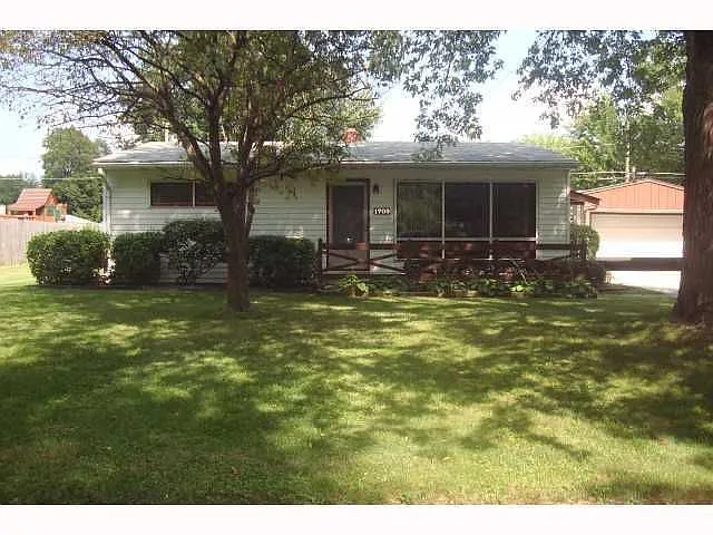 1709 N Elmhurst Dr photo 1