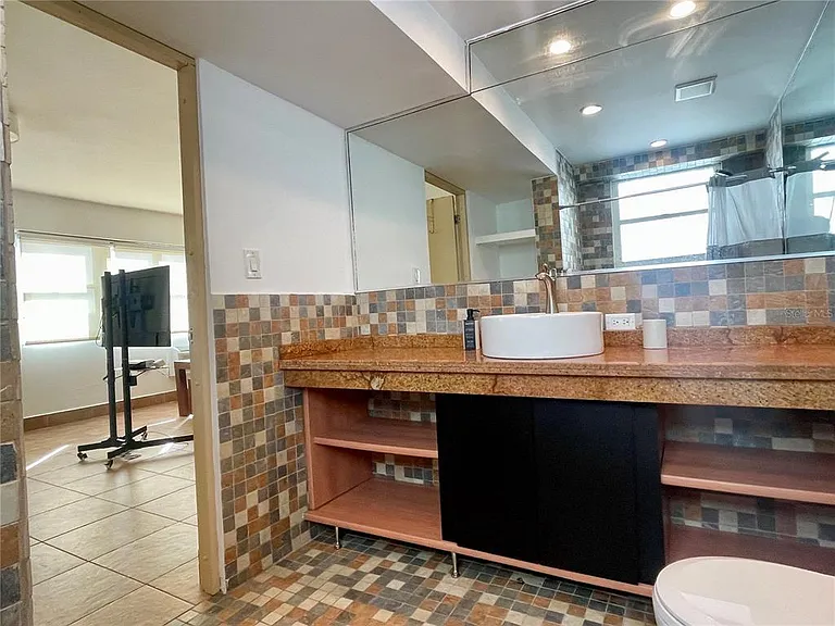 Luciano 1124 Ashford Avenue #6A — Photo 16
