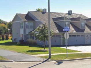 976 Buckingham Dr #0, Sycamore, IL 60178