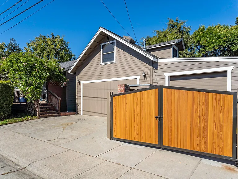 2849 Fernwood St — Photo 8