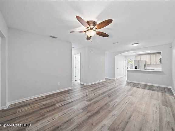 5th image of 990 Luminary Cir APT 105