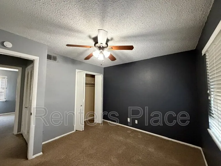 2418 E 59th Ct #4 — Photo 12