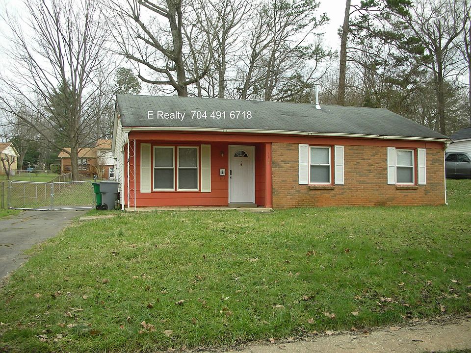 3327 Cedarhurst Dr. 3 Bed 1 BA