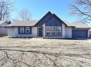 2419 W Driftwood Dr, Claremore, OK 74017