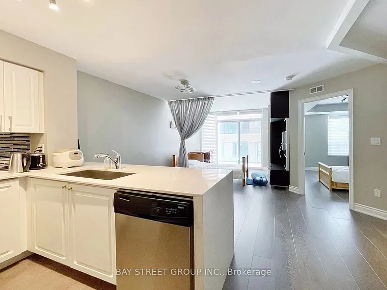 30 Hayden St #405 — Photo 10