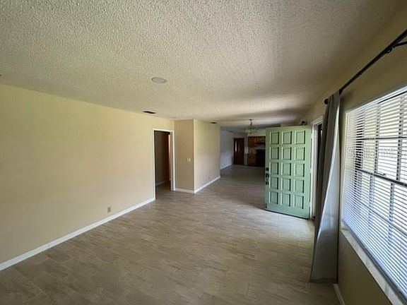 5th image of 436 Gleneagles Ct