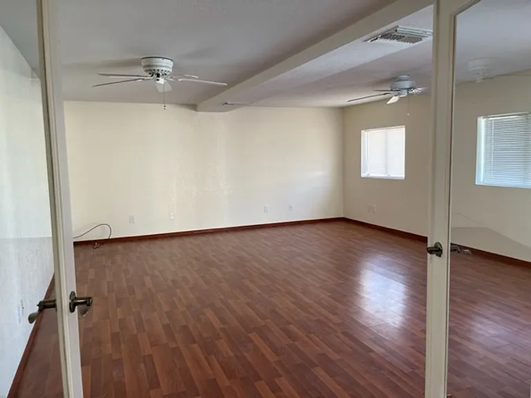 2425 Seabring Dr — Photo 5
