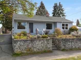 16052 25th Ave NE, Seattle, WA 98155