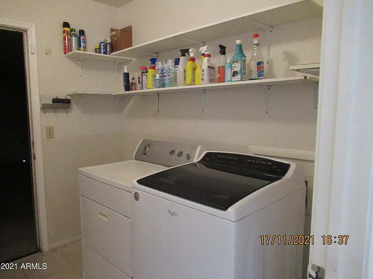 2324 W Highland Ct — Photo 30